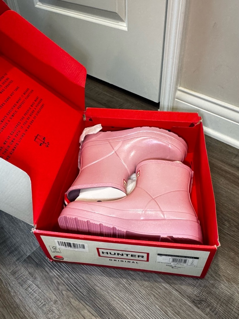Hunter Original Play Short Nebula Rain Boots in Foxglove Pink - Picture 14 of 16
